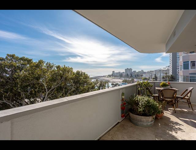 3 BEDROOM APARTMENT TO LET IN SEA POINT